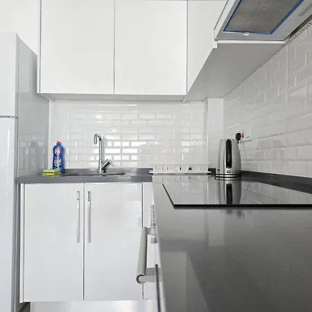 Didius Two-bedroom With Sea View At Caesar *