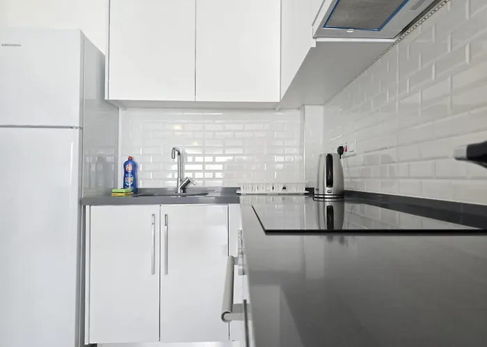 Didius Two-bedroom With Sea View At Caesar *