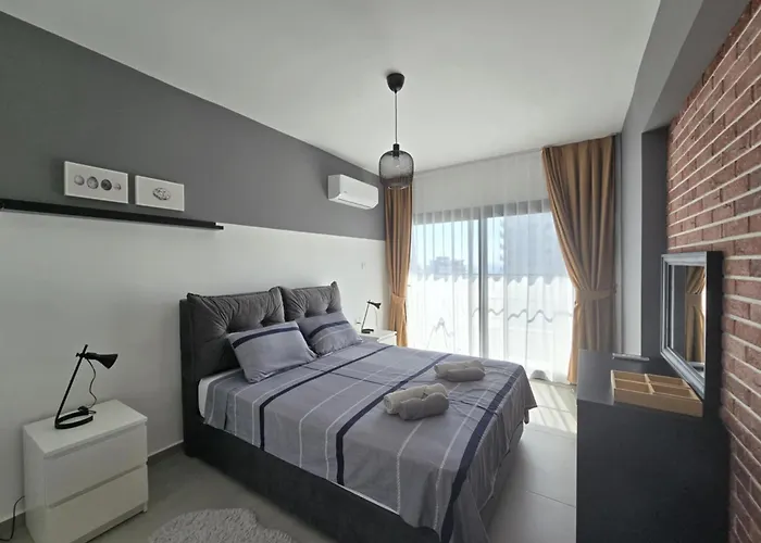 Didius Two-bedroom With Sea View At Caesar *